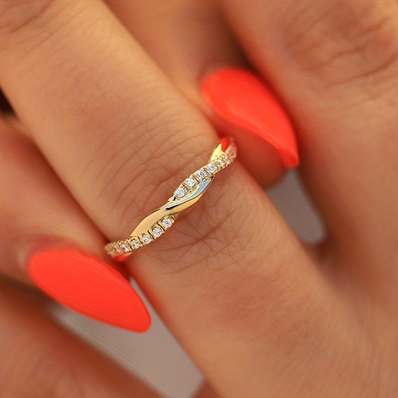 Cubic Zirconia Twisted Finger Ring